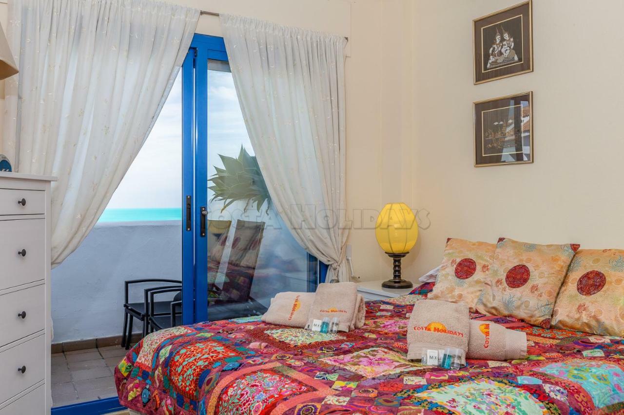 Penthouse Duquesa Suites Манилва Екстериор снимка
