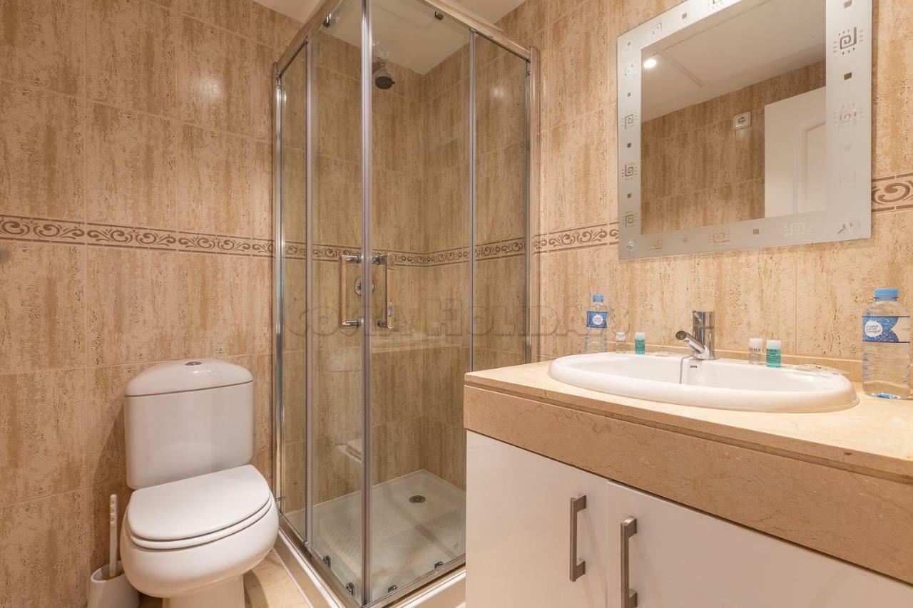 Penthouse Duquesa Suites Манилва Екстериор снимка